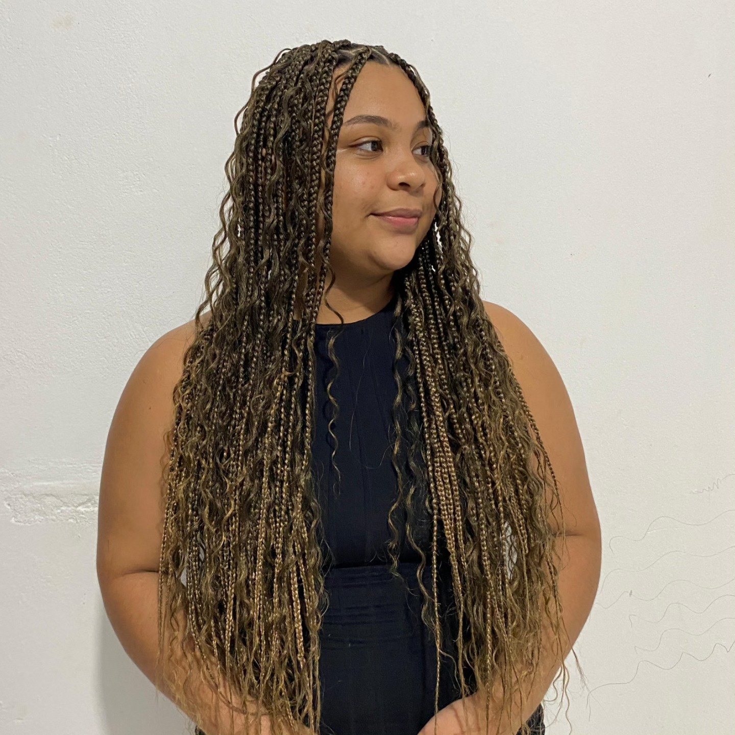 Goodees Braids com mechas cacheadas e movimento